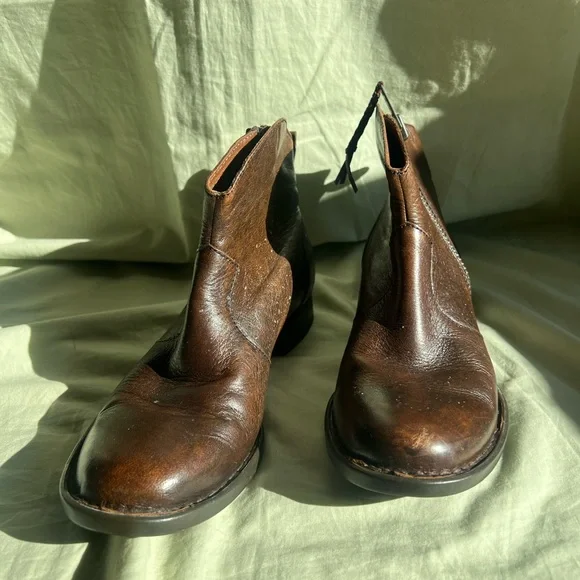 ⭐️Born⭐️ Born | Shoes | Born Size 7 Booties Leather Zip Flats Shaft 5